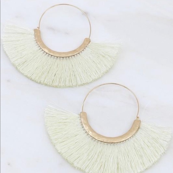 RESTOCKED! 🚨 Fringe Hoop Earrings - Picture 2 of 4